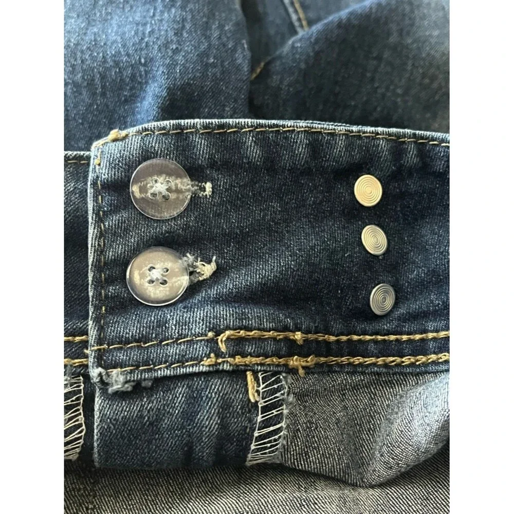 Red Rivet Three Button Stretch Distressed Blue Denim Jean Shorts Size Juniors 13